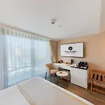 Hotel Hallmark &