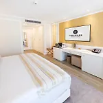 Hotel Hallmark & 4*