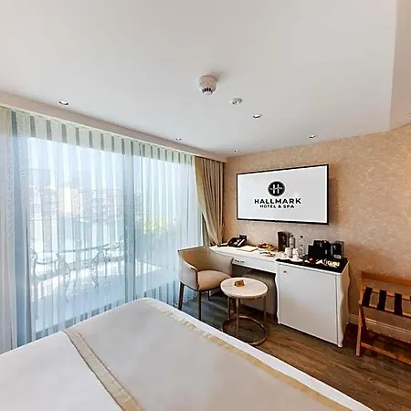 Hotel Hallmark & 4*