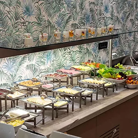 Hotel Hallmark & Istanbul