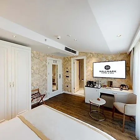Hotel Hallmark &